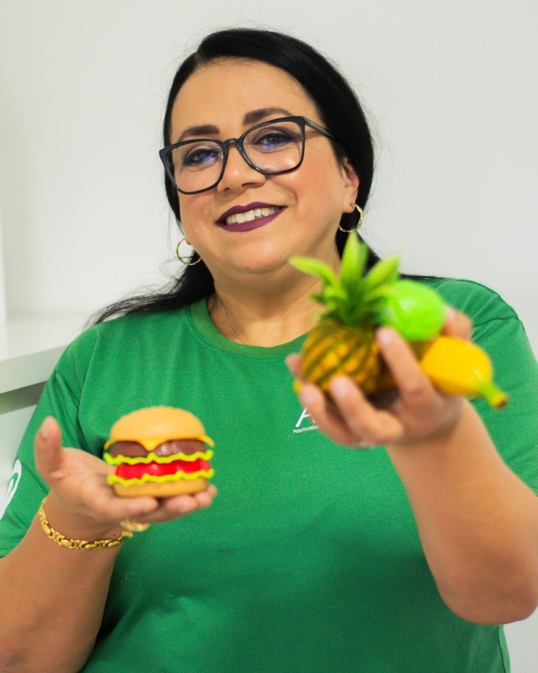 Nívia Flores